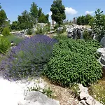 Aura בית נופש מילנה
