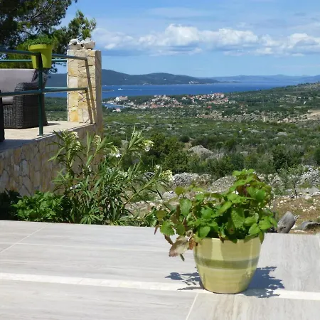 Aura * Milna (Brac)